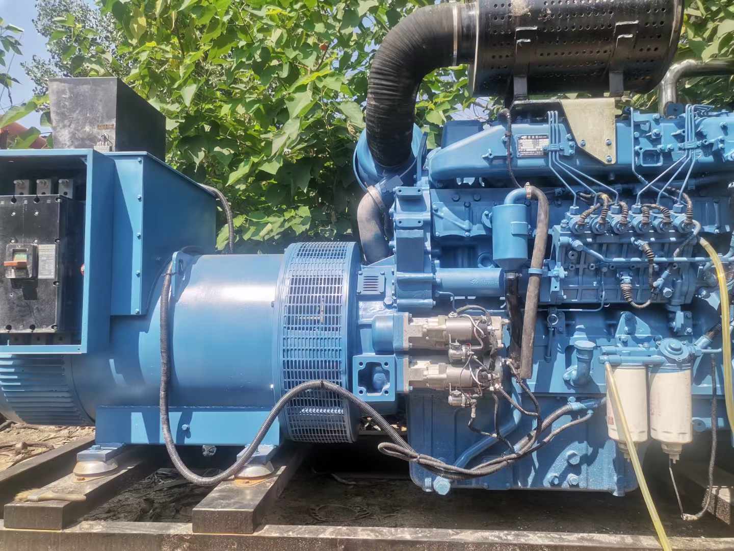 青川详细说明降低 800kW 柴油发电机输出电流波动的方法